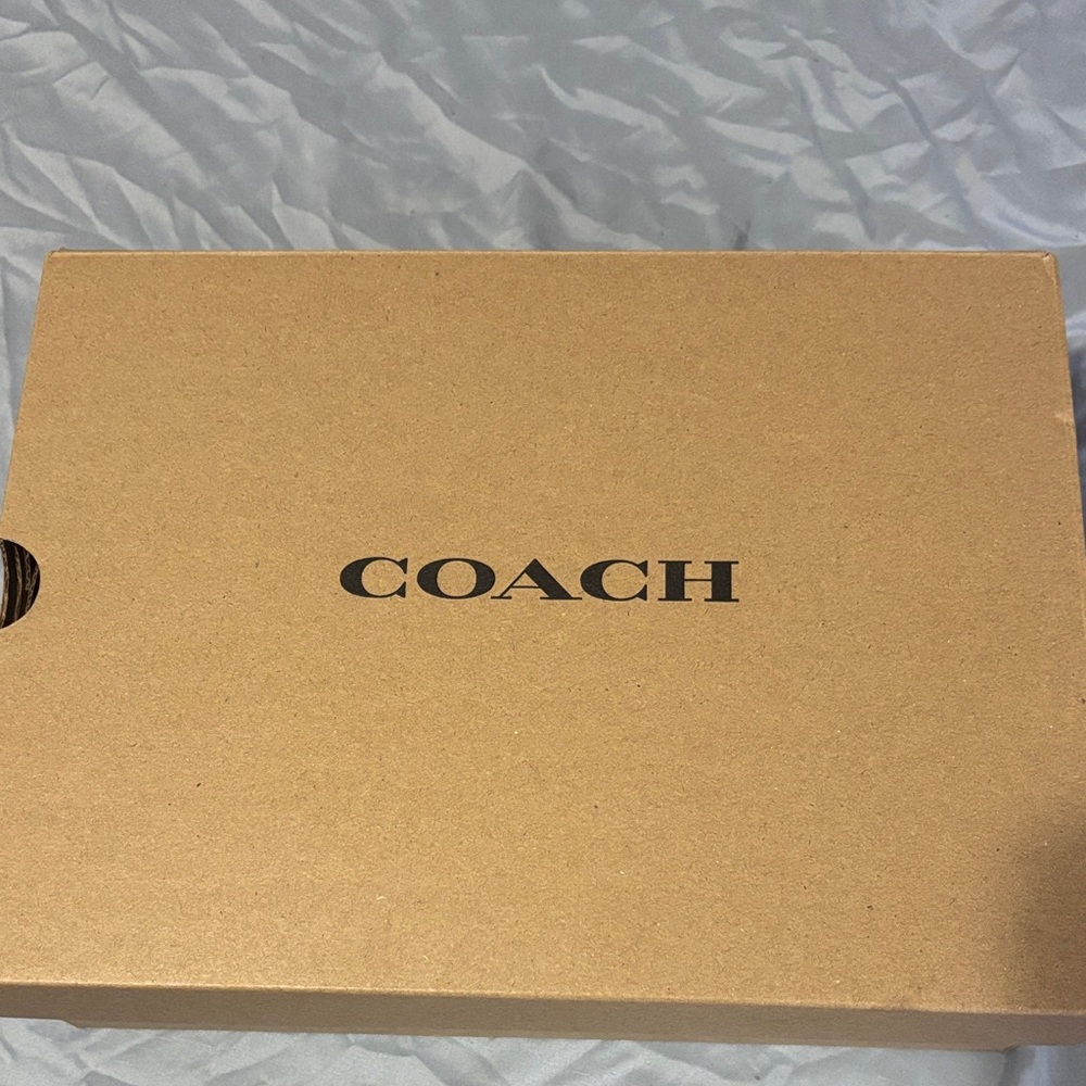 Coach Tan Gift Box - Picture 1 of 4